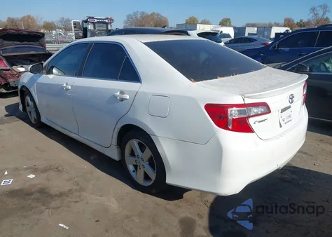 2012 Toyota Camry Se z USA, uszkodzony, nr VIN 4T1BF1FK3CU105050